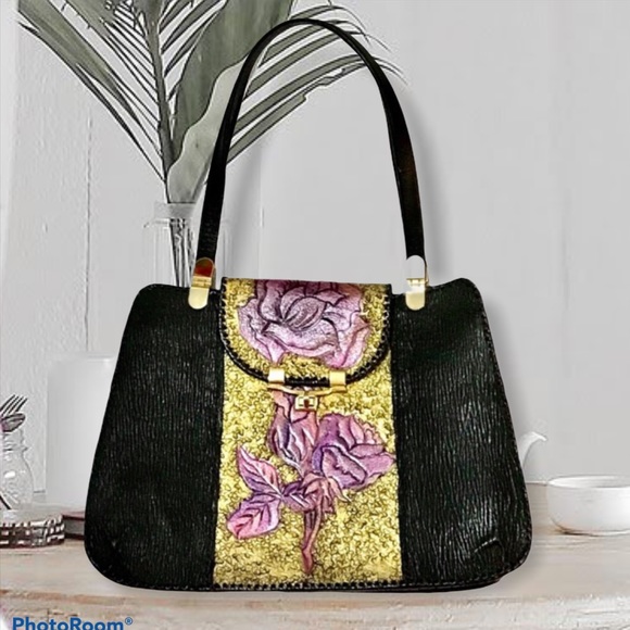 unbranded Handbags - ⭐️HP! Metallic Rose Tote, Gold Black
